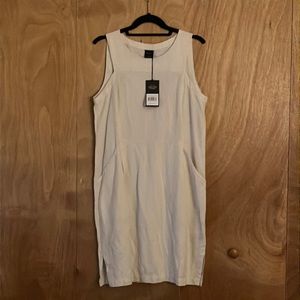 (NWT) Brand new NAU Size Medium